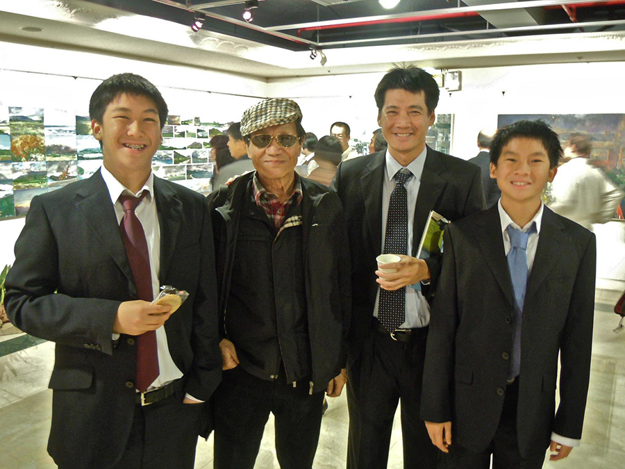 335520_4689732833857_33220171_o